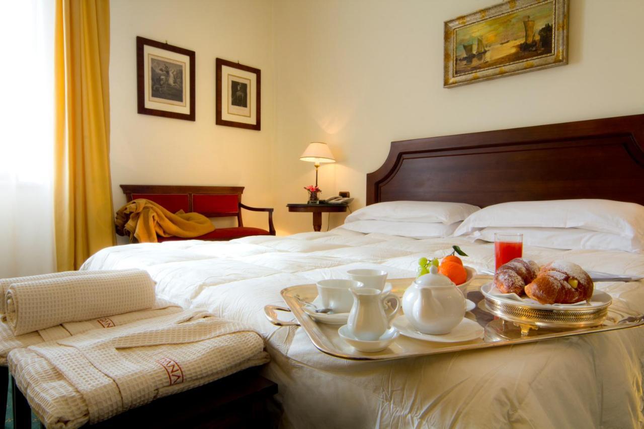 Logge Del Perugino; Sure Hotel Collection By Best Western Città della Pieve Oda fotoğraf